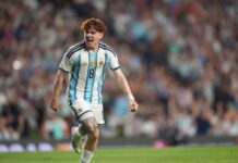 Argentina goleó a Islandia por 3-0
