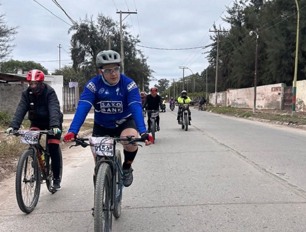 Ciclistas recorrieron la ciudad, "Pedaleando el Vals de La Banda" - La Banda Diario